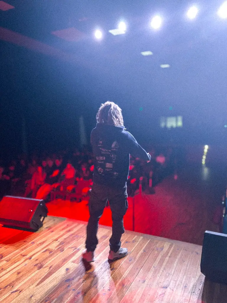 Przemysław Mielniczuk profilaktyka przez hip-hop Polkowice LO Profilaktyka uzależnień dla szkół | Profilaktyka przez HIP-HOP