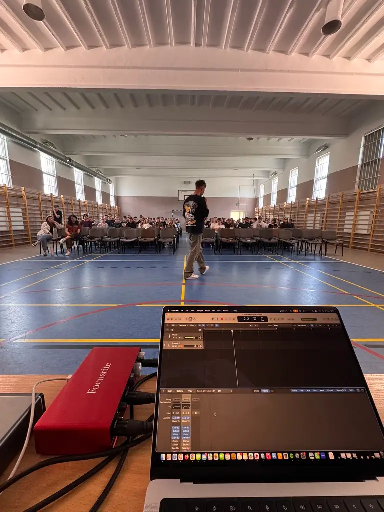 Marek Neumann Emenzino profilaktyka przez hip-hop Suwałki Profilaktyka uzależnień dla szkół | Profilaktyka przez HIP-HOP