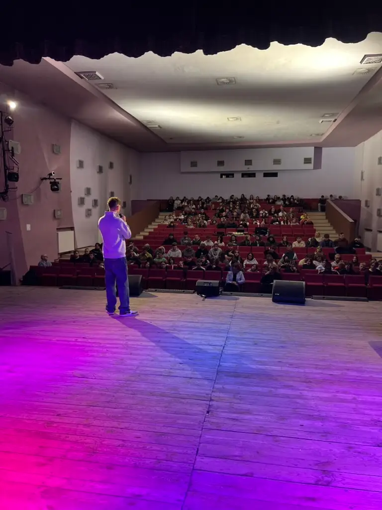 Marek Neumann Emenzino profilaktyka przez hip-hop Ząbkowice Śląskie Profilaktyka uzależnień dla szkół | Profilaktyka przez HIP-HOP