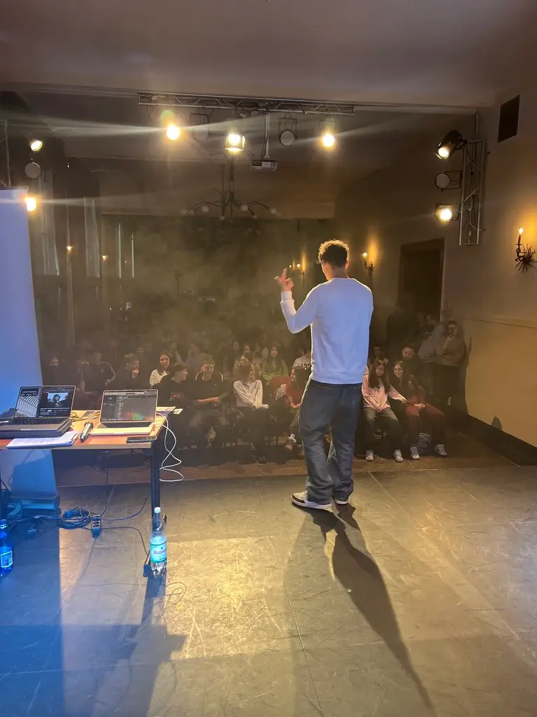 Marek Neumann Emenzino profilaktyka przez hip-hop Zgorzelec Profilaktyka uzależnień dla szkół | Profilaktyka przez HIP-HOP