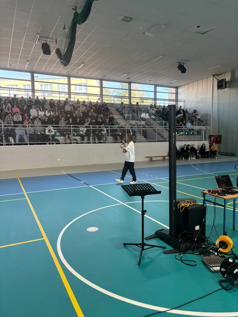Przemysław Mielniczuk jestemAlpha. profilaktyka przez hip-hop Środa Wielkopolska Profilaktyka uzależnień dla szkół | Profilaktyka przez HIP-HOP